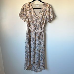 Prairie Flowy Floral Short Sleeve Midi Dress Size: Small